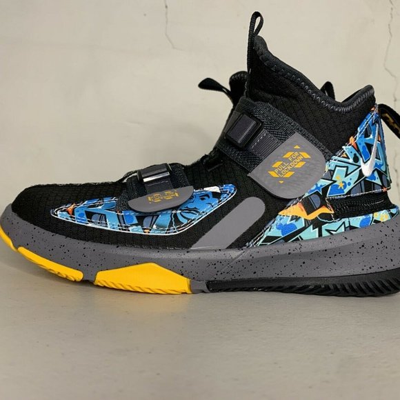 YOUTH NIKE LEBRON SOLDIER XIII FLYEASE - Picture 6 of 7